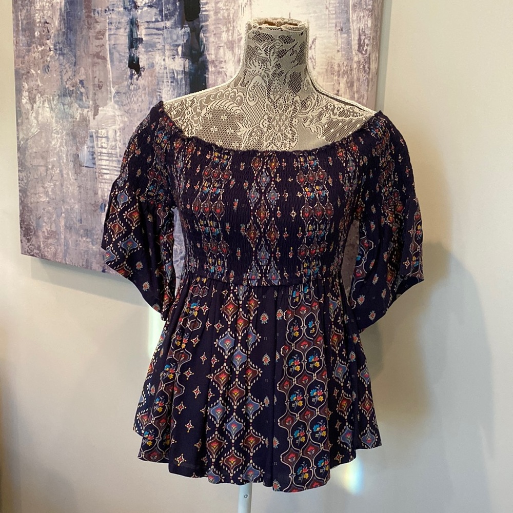 Navy top - large - Hollister - never worn